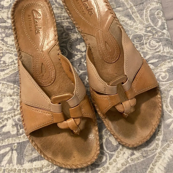 Clarks Artisan Leather two toned tan wedge 7.5 - Picture 2 of 6